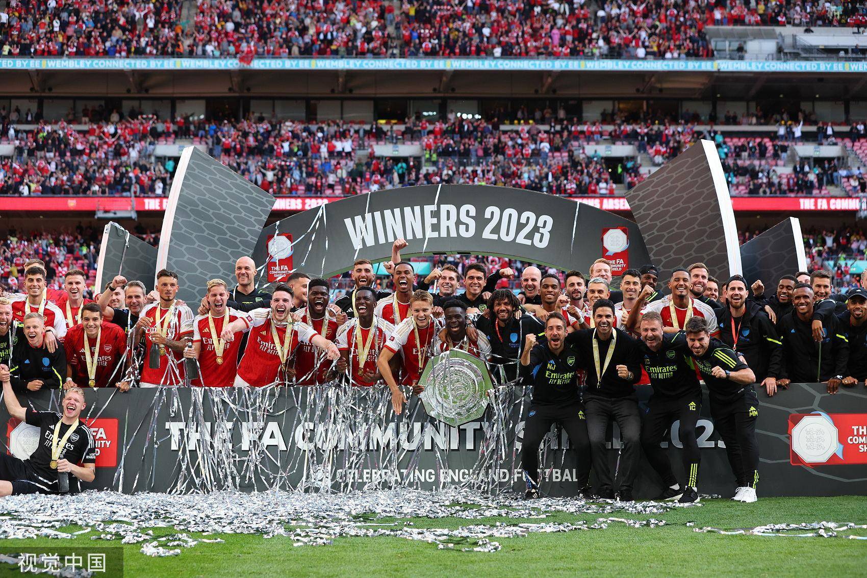 包含社区盾转会期走向成谜，曼城篮板制胜，话题不断，轮换策略成焦点的词条