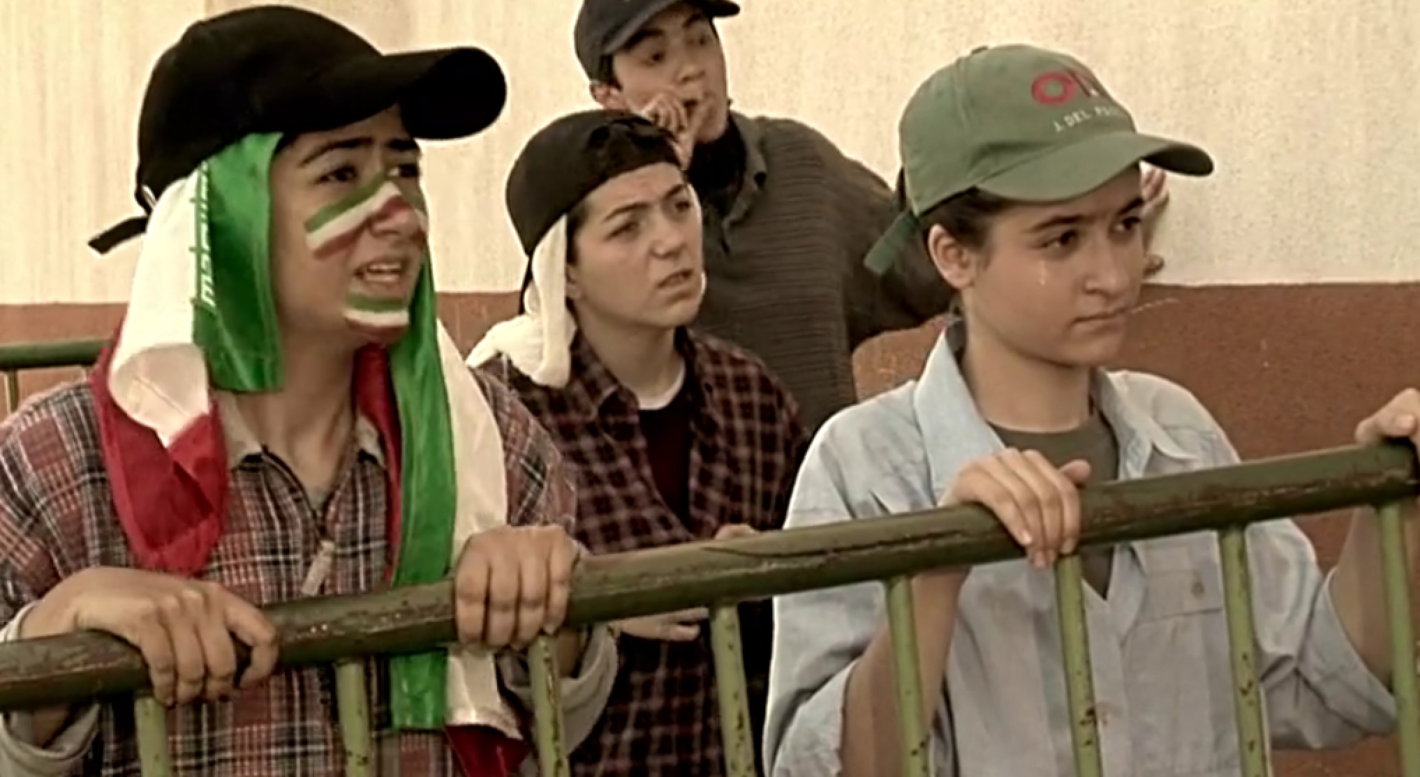 包含赛地聚焦——足总杯国际比赛日热度飙升;里昂迎来里程碑;球迷炸锅;纪律约束更严格的词条 包含赛地聚焦——足总杯国际比赛日热度飙升;里昂迎来里程碑;球迷炸锅;纪律约束更严格的词条